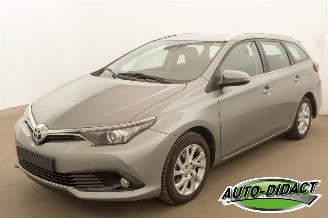 krockskadad bil auto Toyota Auris Touring Sports 1.2 Clima Navi Camera 85kw Comfort 2018/7