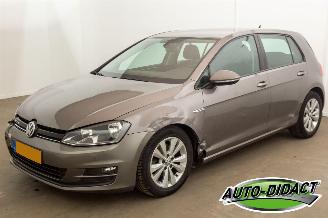 škoda osobní automobily Volkswagen Golf 1.0 TSI Navi Clima Comfortline 2015/10
