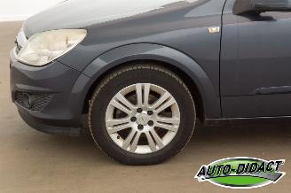 Opel Astra 1.6 Cosmo Navi Stoelverwarming Leder picture 41