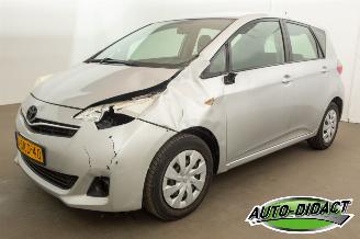 Damaged car Toyota Verso S 1.3 VVT-i  Automaat Camera Clima Aspiration 2013/10