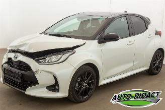 skadebil auto Toyota Yaris 1.5 Hybrid Automaat 24.725 km Navi Camera Clima 2022/11