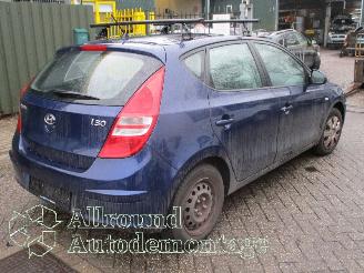 Hyundai I-30 i30 (FD) Hatchback 1.4 CVVT 16V (G4FA) [80kW]  (10-2007/11-2011) picture 3