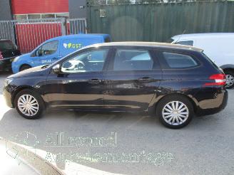 Peugeot 308 308 SW (L4/L9/LC/LJ/LR) Combi 5-drs 1.2 12V e-THP PureTech 110 (EB2DT(=
HNZ)) [81kW]  (03-2014/12-2021) picture 8