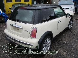 Mini Mini Mini One/Cooper (R50) Hatchback 1.6 16V Cooper (W10-B16A) [85kW]  (06-=
2001/09-2006) picture 3