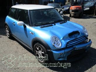 Mini Mini Mini Cooper S (R53) Hatchback 1.6 16V (W11-B16A) [120kW]  (03-2002/09-=
2006) picture 2