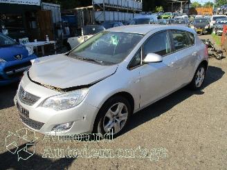 demontáž osobní automobily Opel Astra Astra J (PC6/PD6/PE6/PF6) Hatchback 5-drs 1.4 Turbo 16V (A14NET(Euro 5=
)) [88kW]  (10-2010/10-2015) 2010