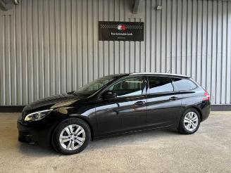 krockskadad bil oplegger Peugeot 308 SW PureTech 1.2 Panorama / Navi / LED 2019/6