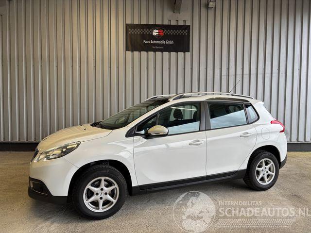 Peugeot 2008 Active Autom / Panorama / Navigation