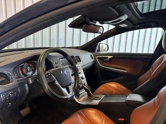 Volvo V-60 Kombi Summum AWD Hybrid picture 10