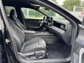 Volkswagen Passat Variant 2.0 TDI 4Motion R-Line picture 13