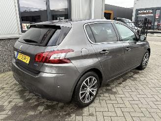 Peugeot 308 1.2 PureTech Allure picture 6