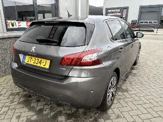 Peugeot 308 1.2 PureTech Allure picture 8