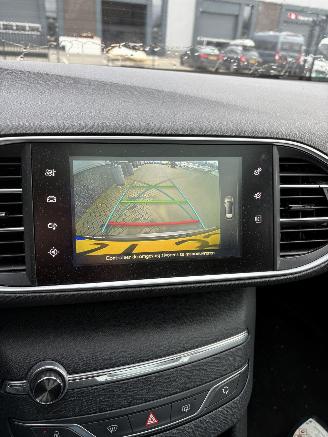Peugeot 308 1.2 PureTech Allure picture 25