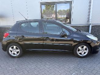Peugeot 207 1.4 VTI Style picture 3