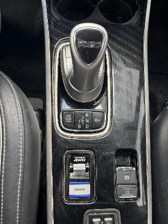 Mitsubishi Outlander 2.4 PHEV S-Edition picture 21