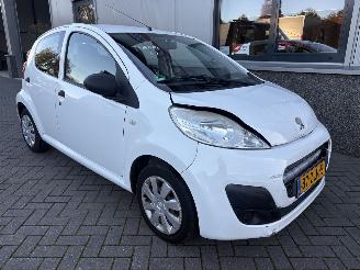Avarii autoturisme Peugeot 107 1.0 12V 5drs 2013/1