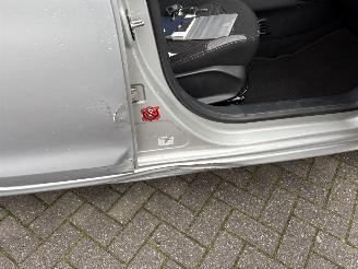 Peugeot 208 1.2 PureTech Blue Lion picture 3