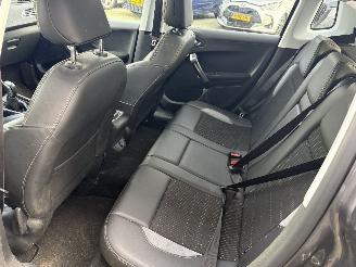 Peugeot 2008 1.2 PureTech Crossway picture 31