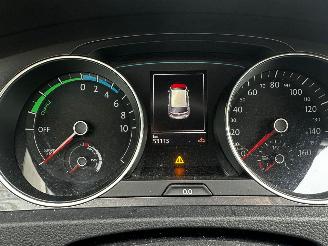 Volkswagen e-Golf E-Golf picture 13