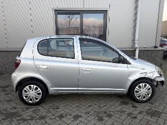 Toyota Yaris 1.3 16V VVT-i Sol Automaat picture 4
