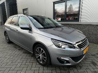 Coche accidentado Peugeot 308 1.2 PureTech Allure Automaat 2017/4