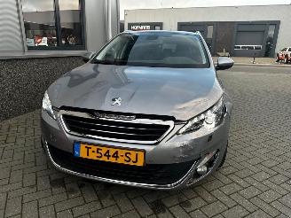 Peugeot 308 1.2 PureTech Allure Automaat picture 28