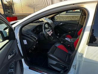 Ford Focus 2.0 ST 270pk picture 10