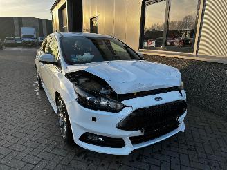Ford Focus 2.0 ST 270pk picture 2