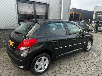 Peugeot 207 1.4 VTi Access picture 4