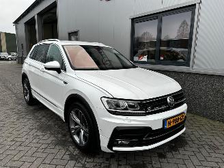 Schadeauto Volkswagen Tiguan 1.4TSI 4 Motion Highline Automaat 2017/9