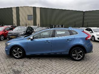 Volvo V-40 2.0 D2 R-Design Business picture 6