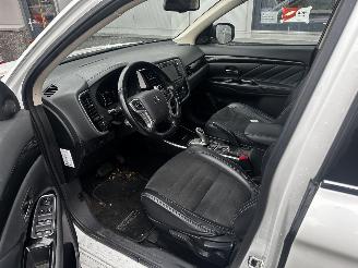 Voiture accidenté Mitsubishi Outlander 2.0 PHEV Business Edition 2015/12