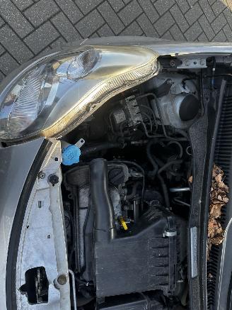 Vaurioauto  passenger cars Suzuki Alto 1.0 Exclusive 2011/1