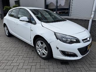 Vaurioauto  passenger cars Opel Astra 1.4 Anniversary Edition 2012/11