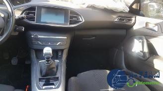 Peugeot 308 308 (L3/L8/LB/LH/LP), Hatchback 5-drs, 2013 / 2021 1.6 BlueHDi 120 picture 11