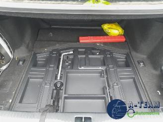 Lexus IS IS (E3), Sedan, 2013 300h 2.5 16V picture 32