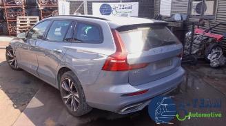 Vrakbiler auto Volvo V-60 V60 II (ZW), Combi, 2018 2.0 B4 16V Mild Hybrid Geartronic 2022/8