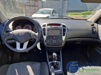 Kia Cee d Cee'd (EDB5), Hatchback 5-drs, 2006 / 2012 1.4 CVVT 16V picture 21