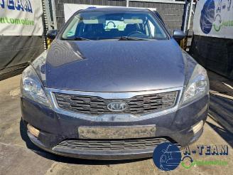 Kia Cee d Cee'd (EDB5), Hatchback 5-drs, 2006 / 2012 1.4 CVVT 16V picture 2