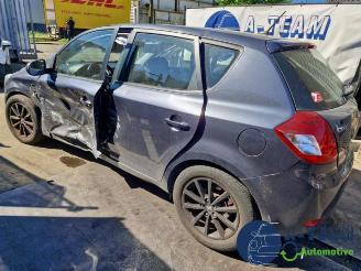 Kia Cee d Cee'd (EDB5), Hatchback 5-drs, 2006 / 2012 1.4 CVVT 16V picture 14