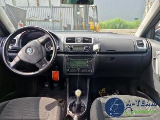 Skoda Fabia Fabia II (5J), Hatchback 5-drs, 2006 / 2014 1.6i 16V picture 29