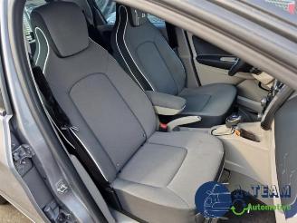 Renault Zoé Zoe (AG), Hatchback 5-drs, 2012 46kW picture 26