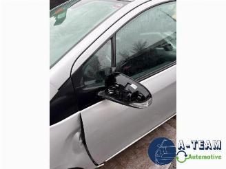 Toyota Yaris Yaris III (P13), Hatchback, 2010 / 2020 1.0 12V VVT-i picture 11