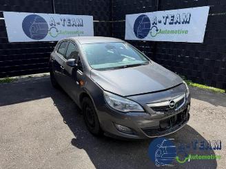 Auto da rottamare Opel Astra Astra J (PC6/PD6/PE6/PF6), Hatchback 5-drs, 2009 / 2015 1.7 CDTi 16V 110 2011/5