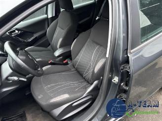 Peugeot 208 208 I (CA/CC/CK/CL), Hatchback, 2012 / 2019 1.2 Vti 12V PureTech 82 picture 12