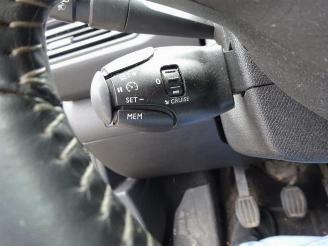 Peugeot 308 308 SW (L4/L9/LC/LJ/LR), Combi 5-drs, 2014 / 2021 1.2 12V e-THP picture 17