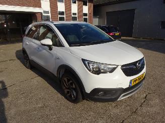 skadebil auto Opel Crossland 1.2 benzine met motorschade 2017/8