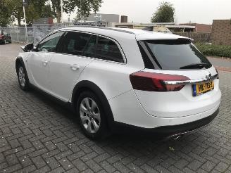 Coche accidentado Opel Insignia Country Tourer 1.6 CDTI 2x4 Leer Nav Internet Business+ 2015