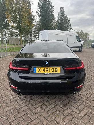 BMW 3-serie 320i xDrive High Executive picture 4
