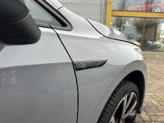 Volkswagen Golf 1.5 eTSI R-Line Business picture 10